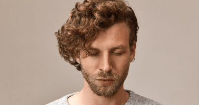 Hommes cheveux bouclés, les meilleurs produits haircare 2024